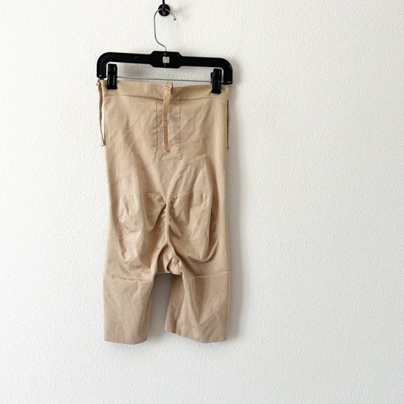 Spanx Tummy High-Waisted Mid-Thigh Short - Picture 5 of 6